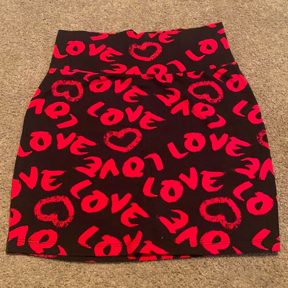 Red and black printed skirt